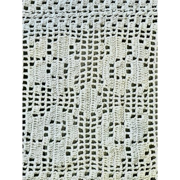 Hand-Crocheted Cream Cotton Table Runner 68" X 18" Floral Pattern Thick Thread - Picture 6 of 9